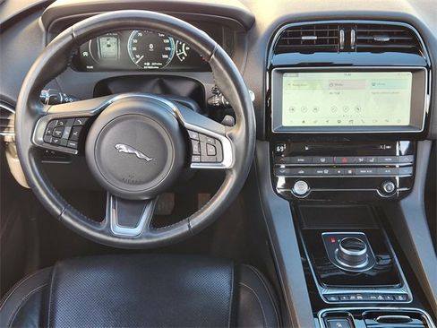 Used 2018 Jaguar F-PACE Prestige image 26