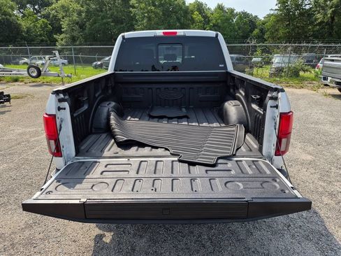 Used 2019 Ford F150 Platinum w/ Equipment Group 701A Luxury AWD/4WD image 32
