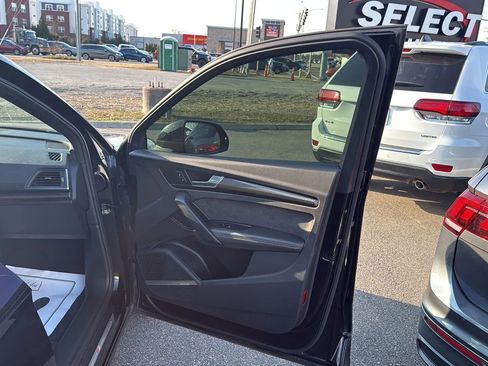 Used 2020 Audi SQ5 Premium Plus w/ Premium Plus Package image 20