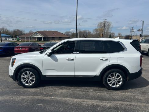 Used 2020 Kia Telluride LX AWD/4WD image 3