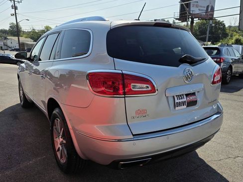 Used 2015 Buick Enclave Leather FWD image 3