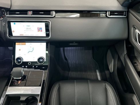 Certified 2021 Land Rover Range Rover Velar R-Dynamic S image 29