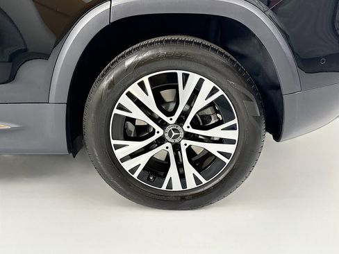 Certified 2025 Mercedes-Benz GLB 250 4MATIC image 32