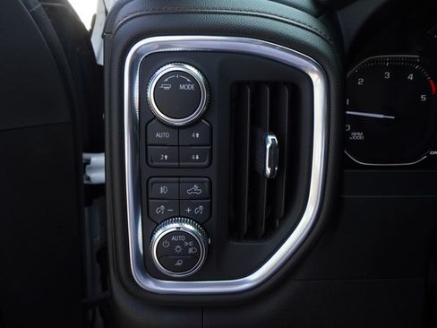 Used 2022 GMC Sierra 2500 AT4 w/ AT4 Preferred Package AWD/4WD image 16