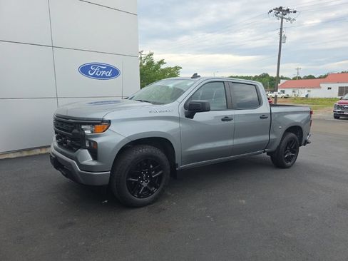 Used 2024 Chevrolet Silverado 1500 Custom AWD/4WD image 2