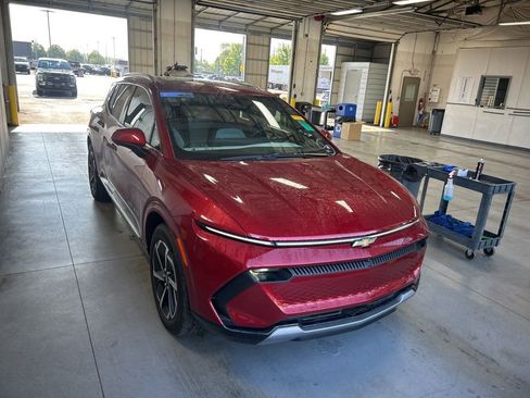 Used 2025 Chevrolet Equinox EV LT FWD image 8