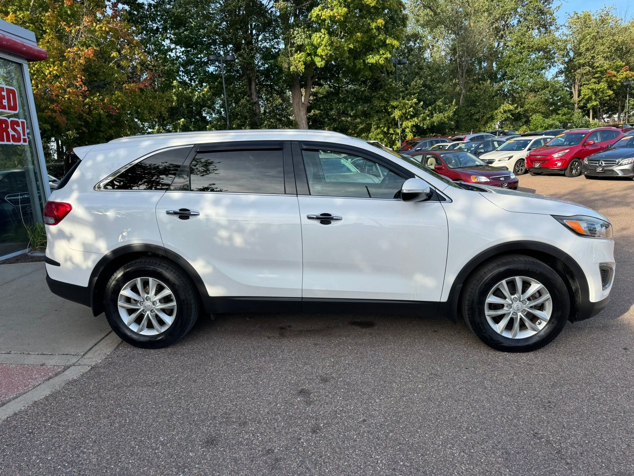 Used 2017 Kia Sorento FWD image 8