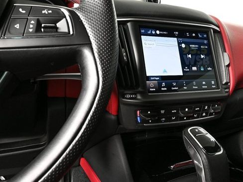 Used 2023 Maserati Levante Modena image 15