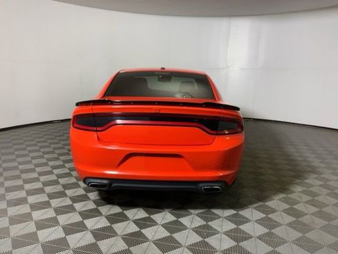Used 2017 Dodge Charger R/T w/ Premium Group RWD image 6