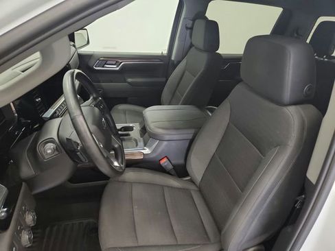 Used 2025 Chevrolet Silverado 1500 RST AWD/4WD image 18