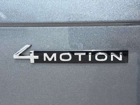 Used 2024 Volkswagen Tiguan SE AWD/4WD image 34