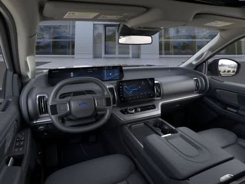 New 2026 Ford Expedition Max Platinum image 9