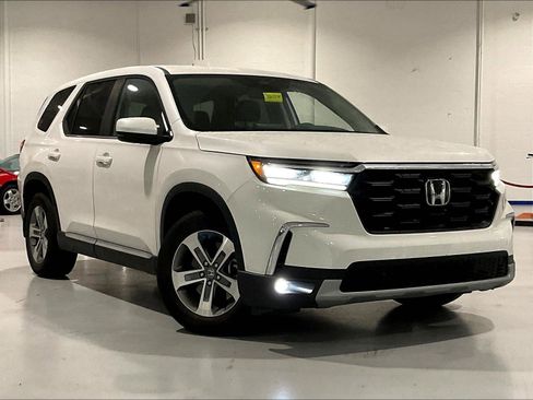Used 2024 Honda Pilot EX-L image 2