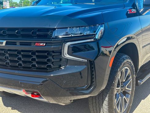 Used 2024 Chevrolet Suburban Z71 w/ Luxury Package AWD/4WD image 7