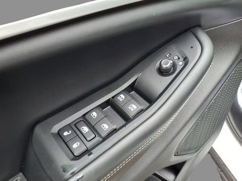 Used 2023 Jeep Grand Cherokee Limited AWD/4WD image 17