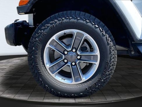 Certified 2019 Jeep Wrangler Unlimited Sahara AWD/4WD image 28