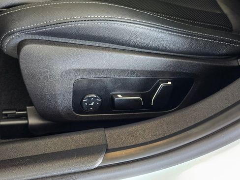 Used 2025 BMW 330i Sedan RWD image 19