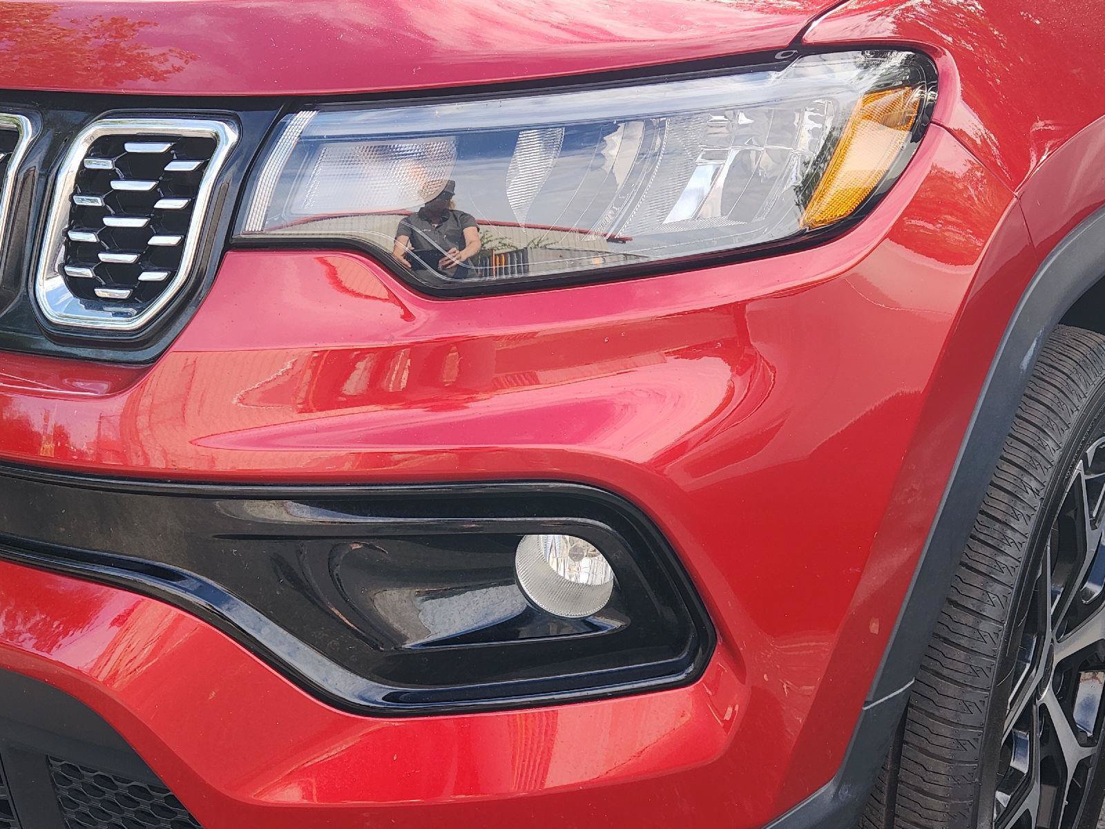 Used 2025 Jeep Compass Limited AWD/4WD image 8