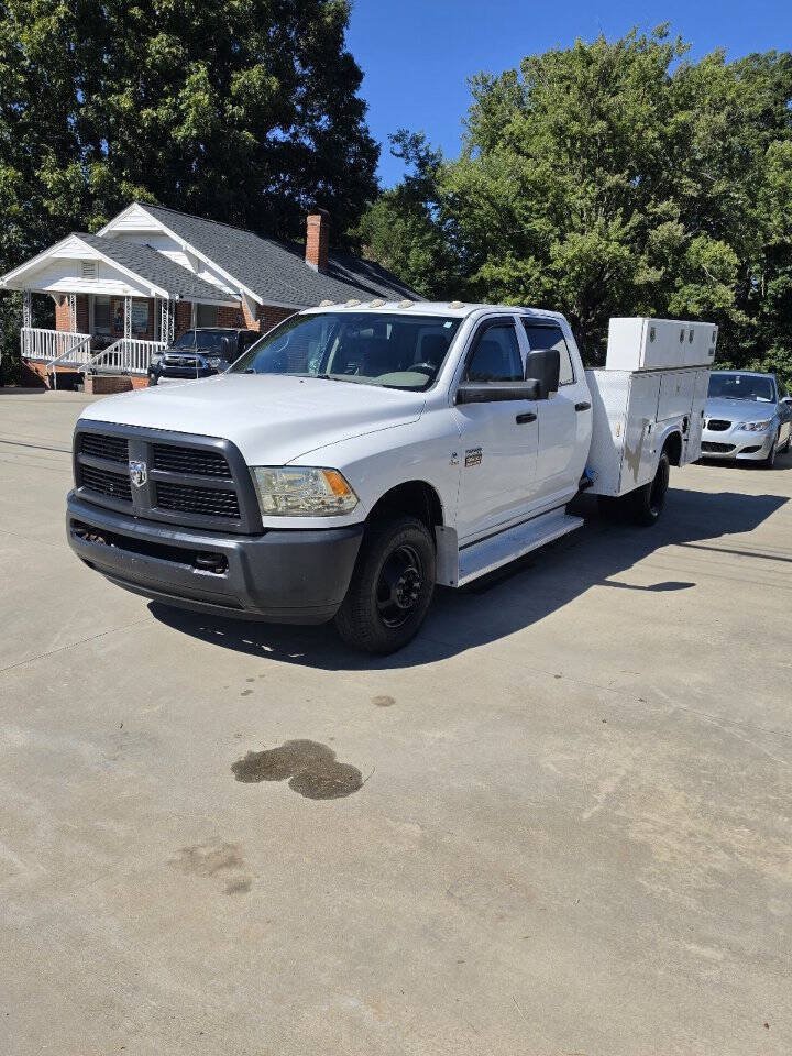 Used 2012 RAM 3500 ST RWD image 1