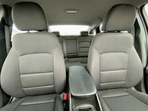 Used 2017 Chevrolet Malibu LT image 30