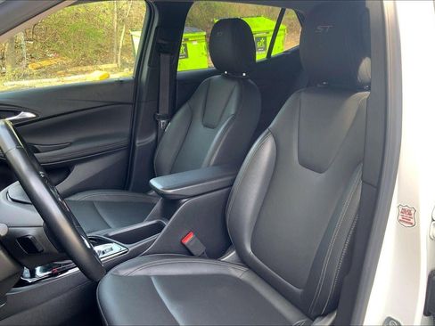 Used 2024 Buick Encore GX Sport Touring image 22