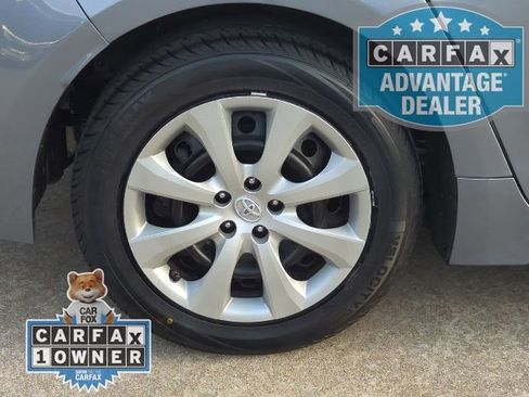 Used 2022 Toyota Corolla LE image 3