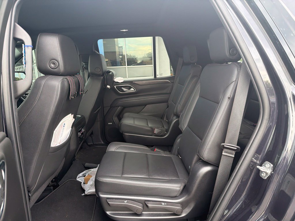 Used 2022 Chevrolet Tahoe Z71 w/ Luxury Package AWD/4WD image 19