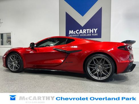 Used 2024 Chevrolet Corvette Z06 RWD image 16