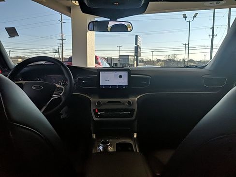 Used 2024 Ford Explorer XLT w/ Equipment Group 202A image 16