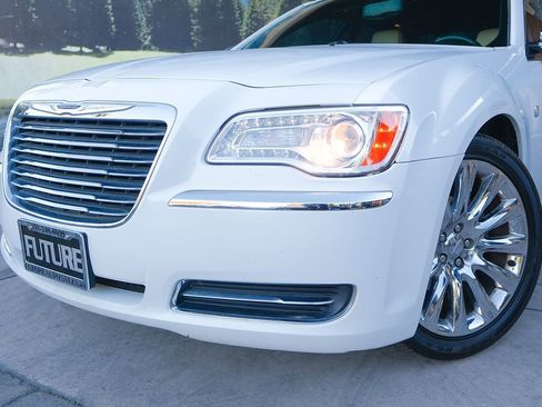 Used 2013 Chrysler 300 Motown image 7