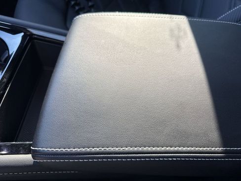 Used 2025 Volkswagen Atlas Cross Sport SE w/ Black Wheel Package AWD/4WD image 35