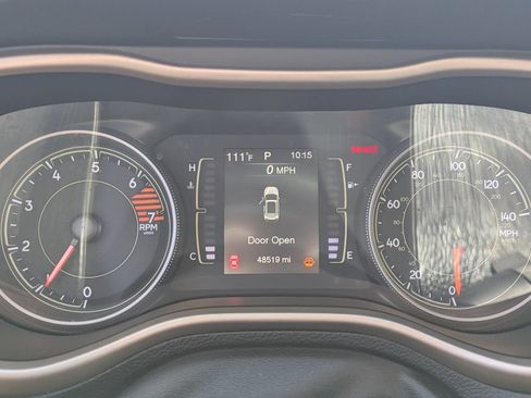 Used 2018 Jeep Cherokee Latitude w/ Safety Group FWD image 7