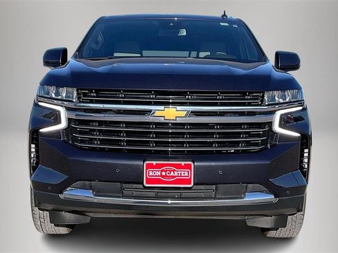 Used 2023 Chevrolet Suburban LT w/ LT Signature Plus Package image 3