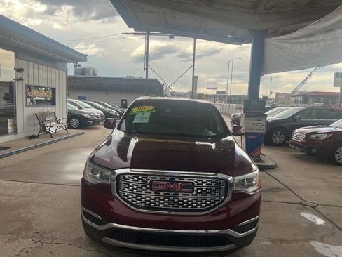 Used 2017 GMC Acadia SLE w/ LPO, Floor Liner Package AWD/4WD image 2