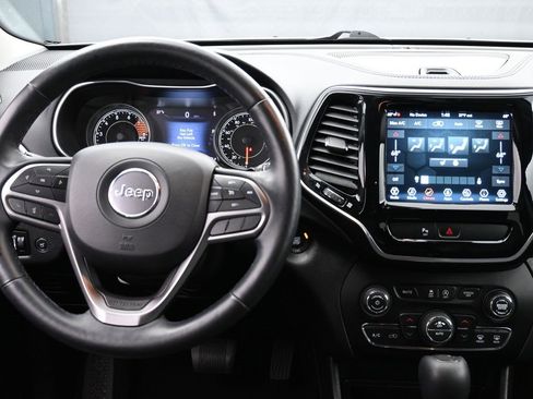 Used 2019 Jeep Cherokee Limited w/ Trailer Tow Group image 11