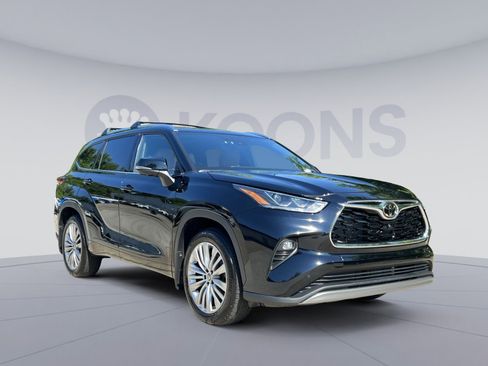 Used 2023 Toyota Highlander Platinum AWD/4WD image 18