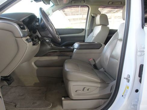 Used 2018 Chevrolet Tahoe LT image 9