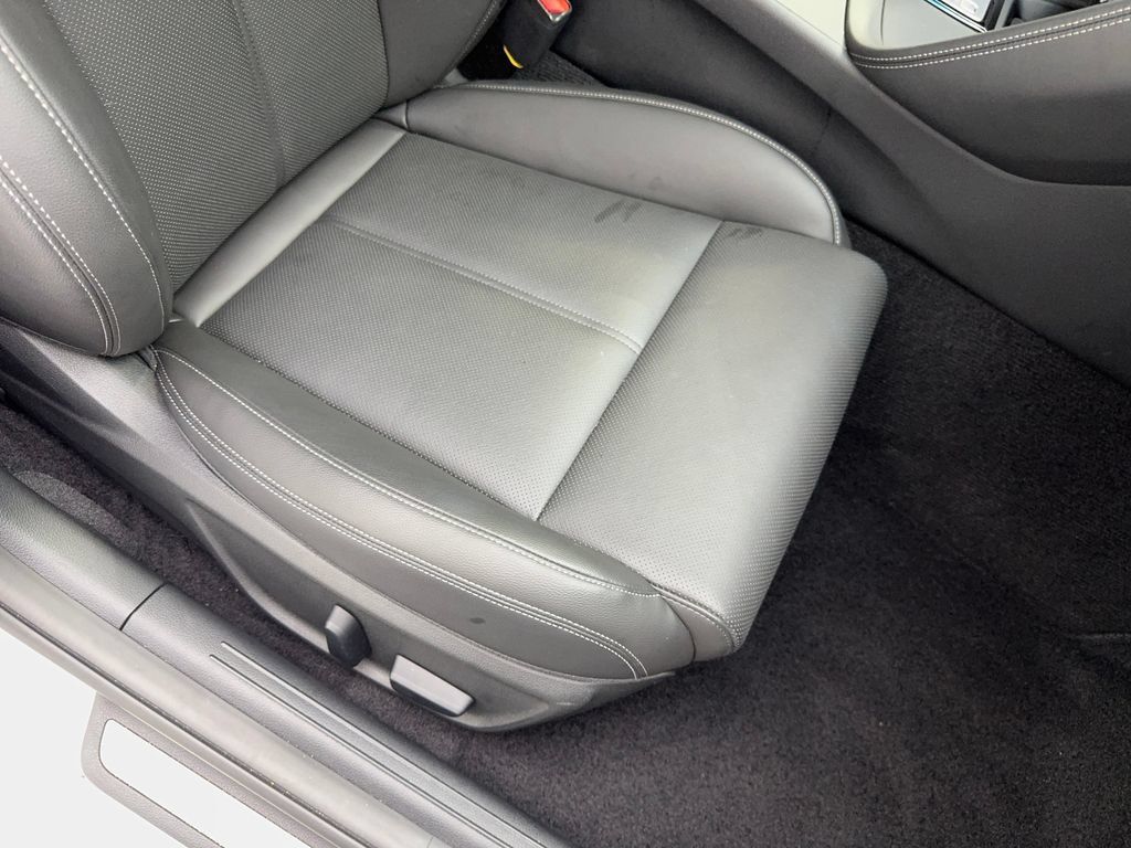 Used 2026 Genesis G70 2.5T RWD image 43