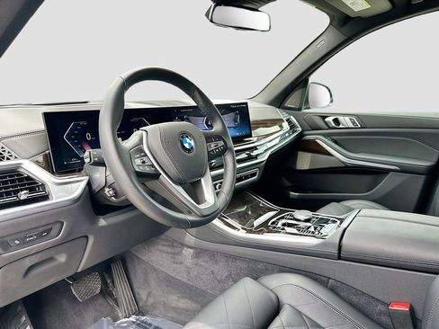 Used 2024 BMW X5 xDrive40i w/ Premium Package AWD/4WD image 9