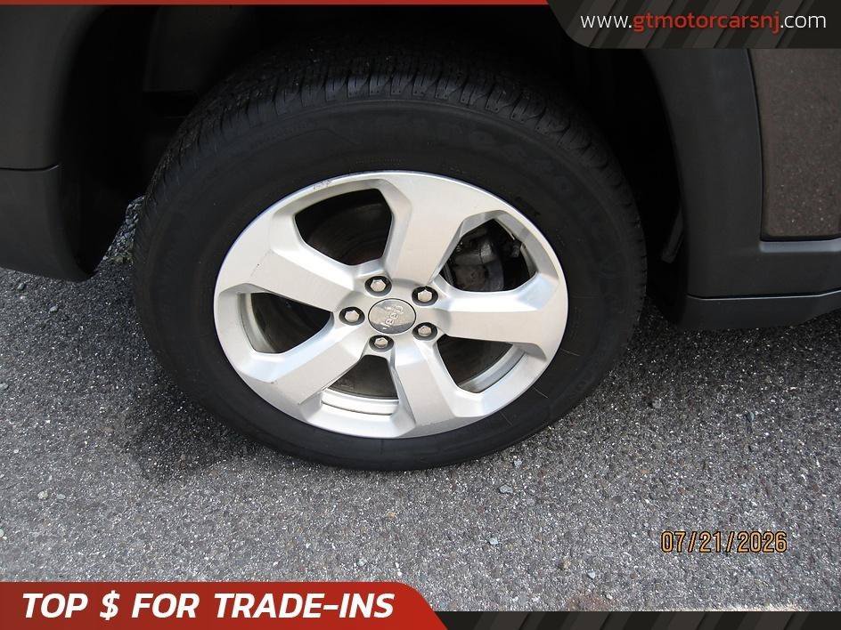 Used 2017 Jeep Compass Latitude w/ Popular Equipment Group AWD/4WD image 11