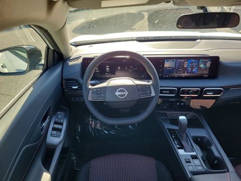 New 2026 Nissan Sentra SR w/ Floor Mat Package FWD image 23