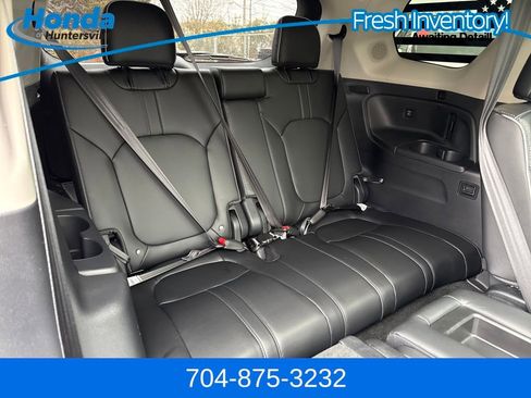 Used 2025 Honda Pilot Elite image 18