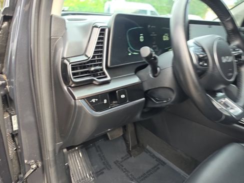 Certified 2024 Kia Sportage EX FWD image 12