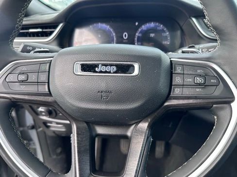 Used 2024 Jeep Grand Cherokee L Limited w/ Luxury Tech Group II image 16