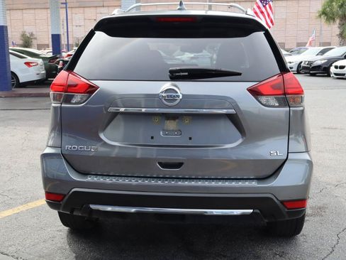 Used 2017 Nissan Rogue SL w/ SL Premium Package FWD image 4