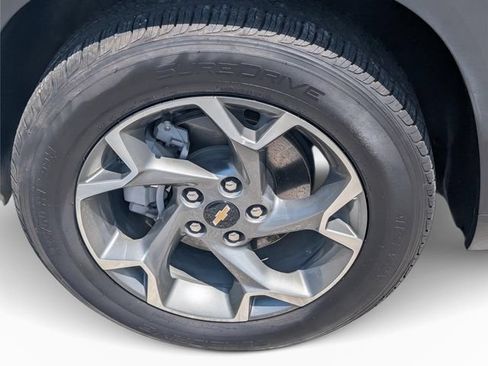 Used 2025 Chevrolet Trax LT FWD image 12