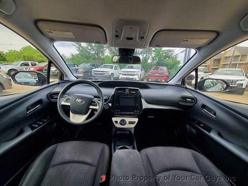 Used 2018 Toyota Prius Two w/ Prius Two Safety Plus Package FWD image 19