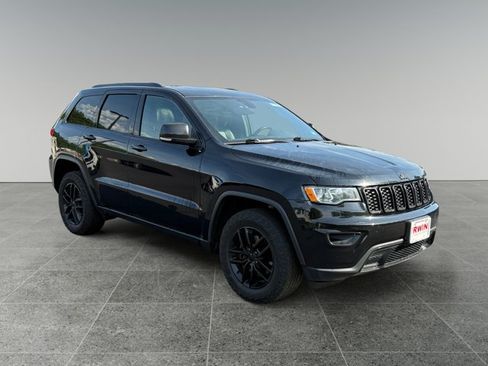 Used 2019 Jeep Grand Cherokee Limited AWD/4WD image 7
