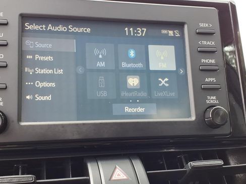 Used 2019 Toyota RAV4 LE FWD image 7