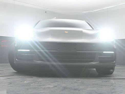 Used 2018 Porsche Panamera 4S Executive image 36